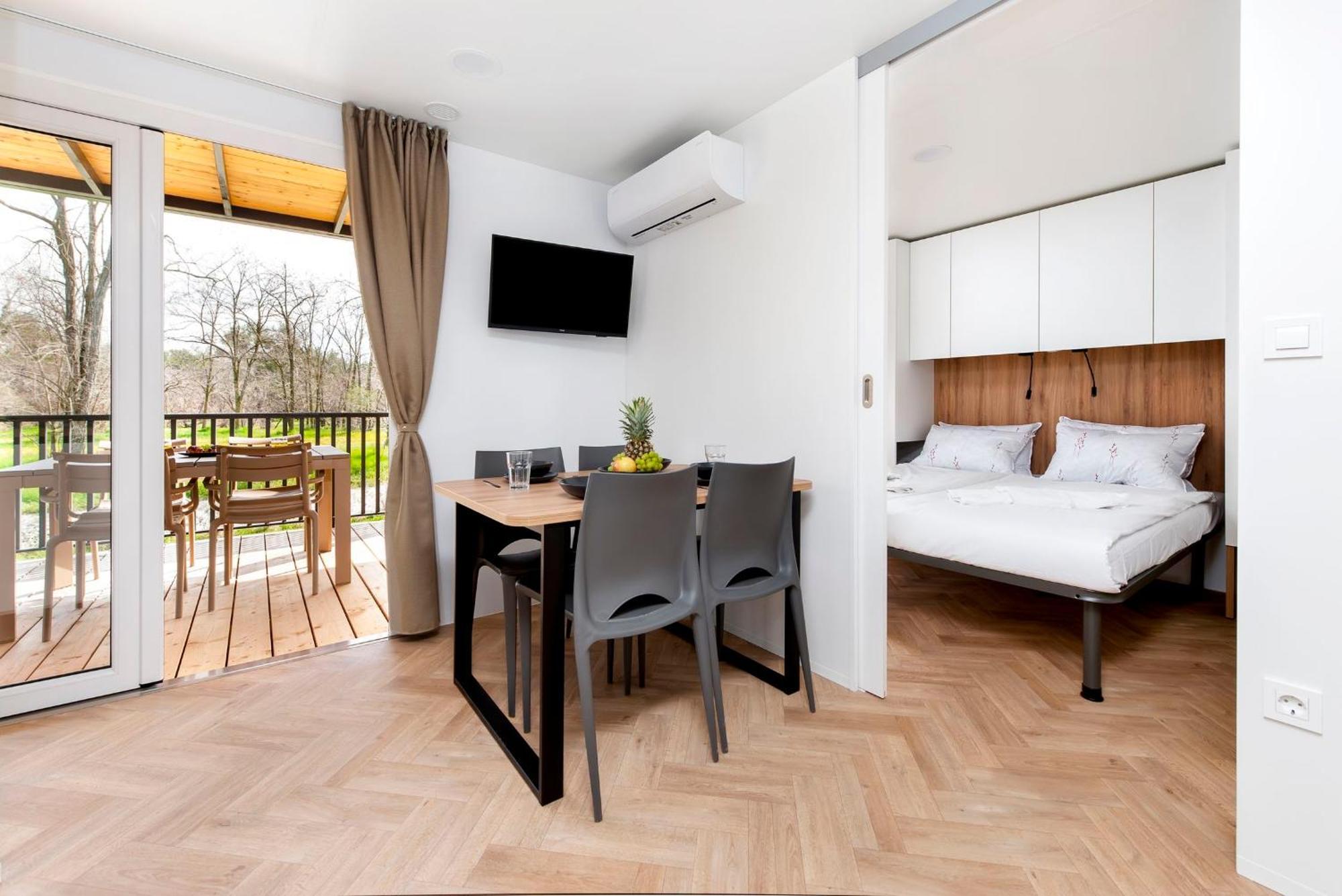 Mobile Homes Casapini In Fkk Camping Solaris Porec Phòng bức ảnh
